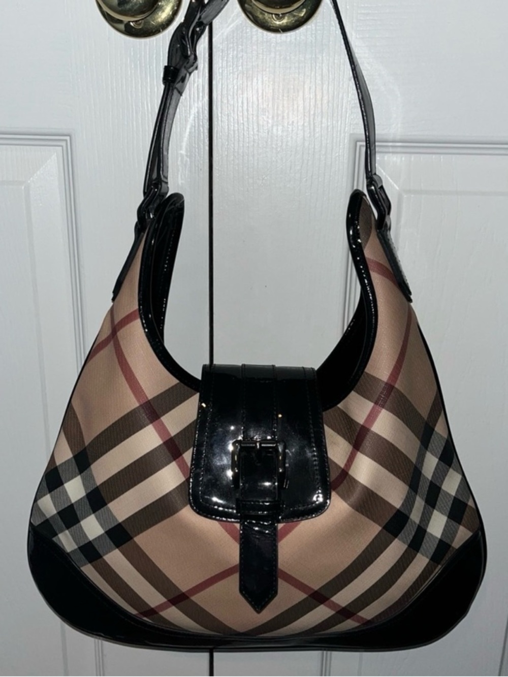 Burberry Beige Plaid Shoulder Bag with Black Trim - Picture 3 of 5